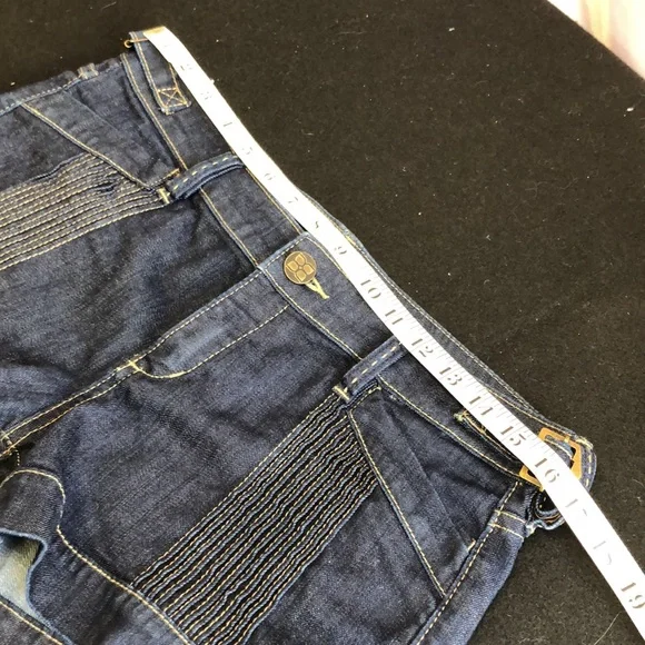 BCBGMaxAzria Denim Jean Shorts Size 29 - Picture 13 of 15